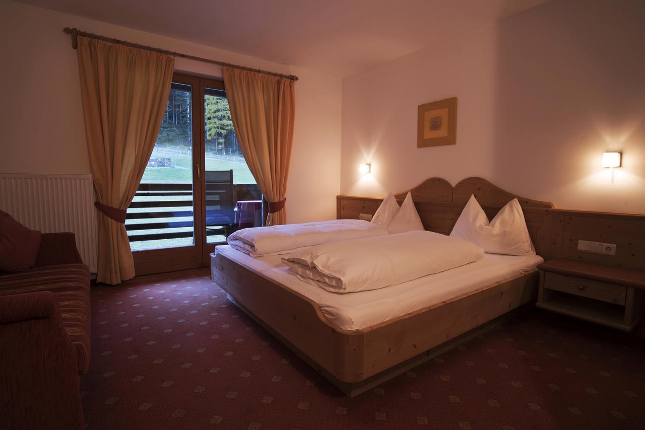 Hotel Arnstein Santa Gertrude Екстер'єр фото